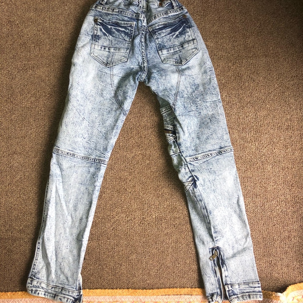 Acid wash jeans
